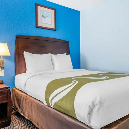 Quality Inn Sarasota North Near Lido Key Beach Exterior photo