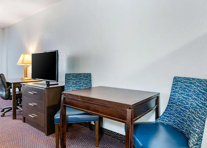 Quality Inn Sarasota North Near Lido Key Beach