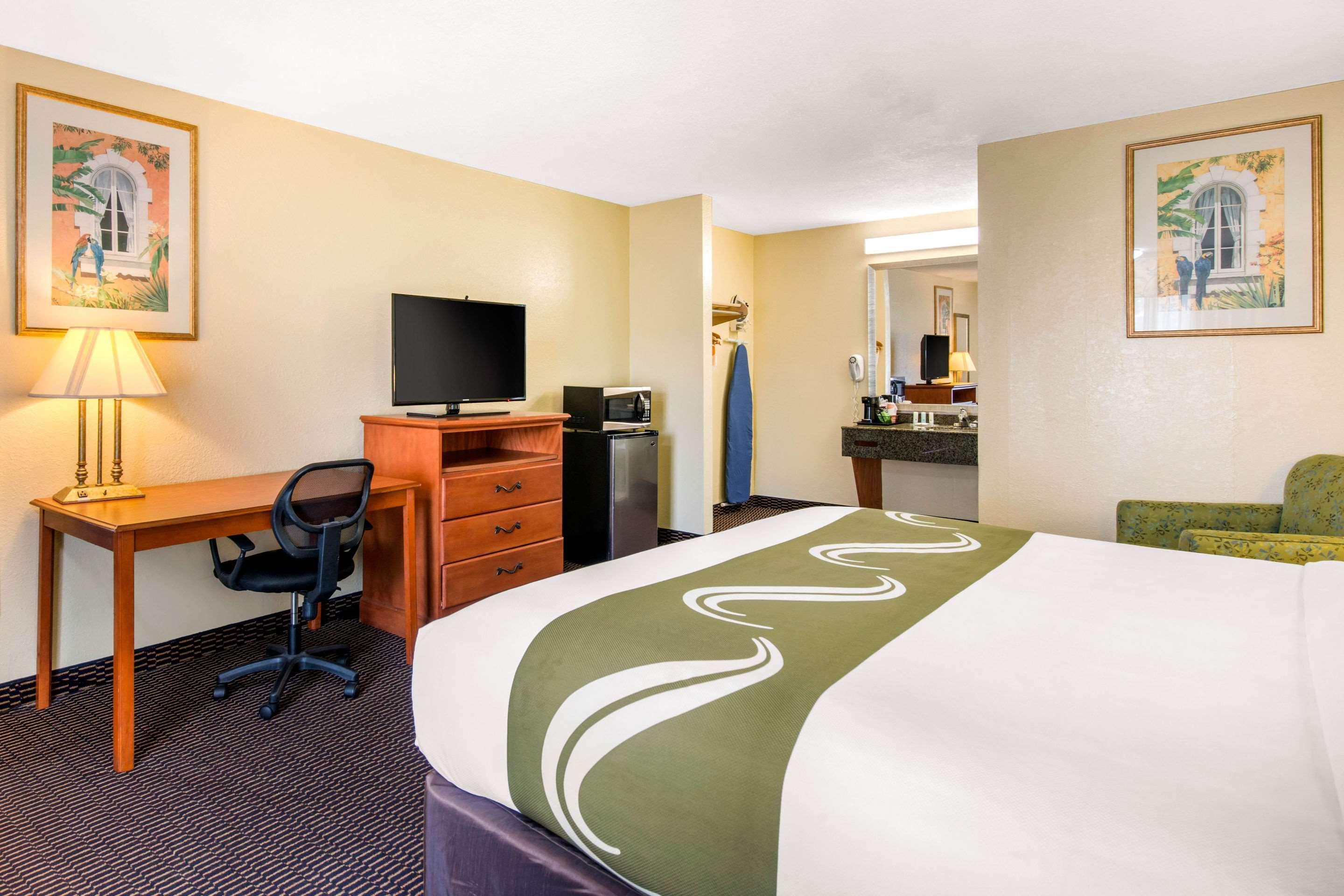 Quality North Near Lido Key Inn Sarasota