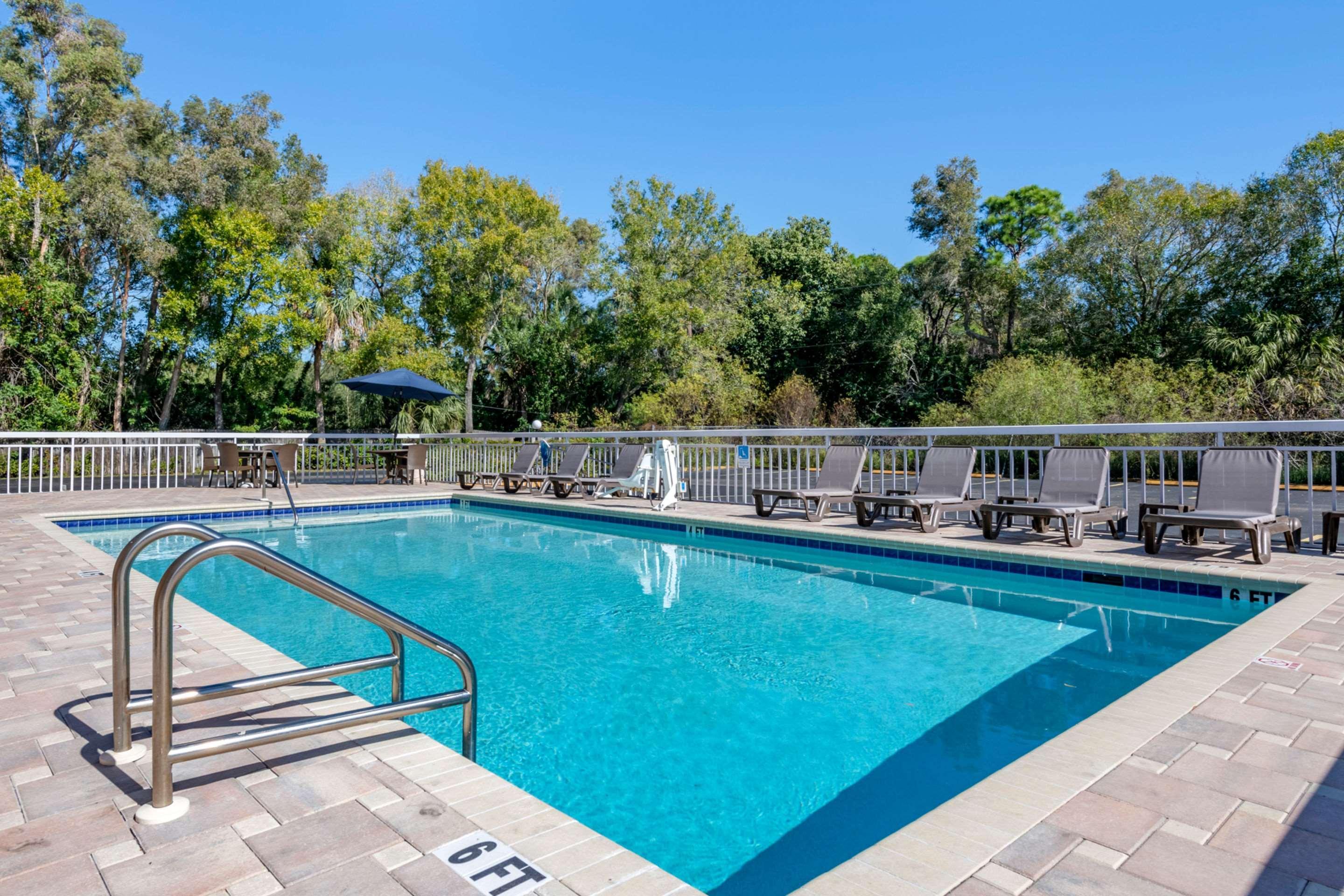 Inn Quality North Near Lido Key Beach