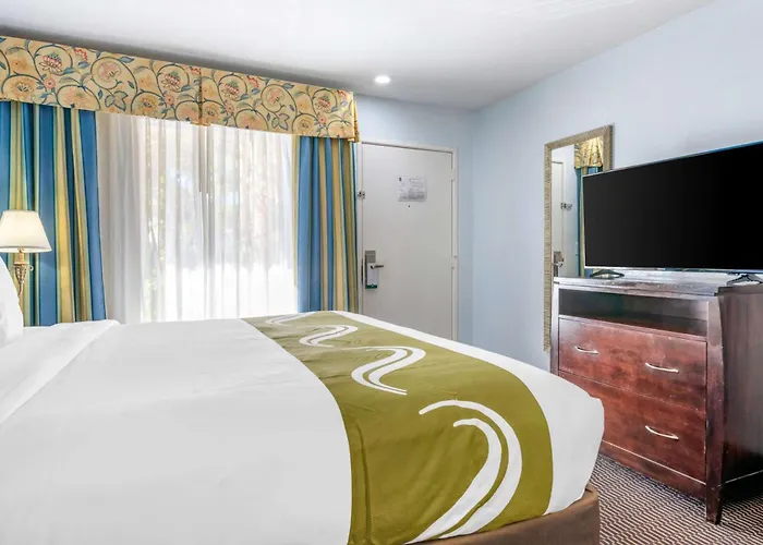 Quality Inn Sarasota North Near Lido Key Beach