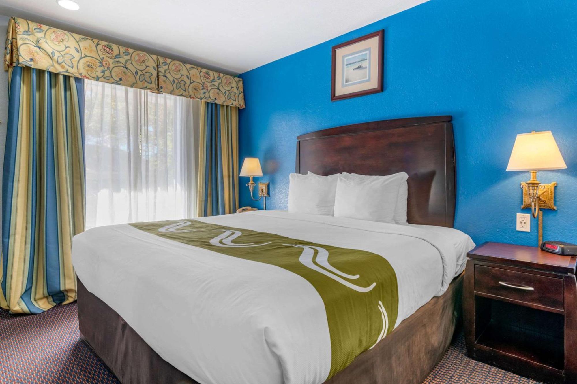 Quality North Near Lido Key Beach 2*